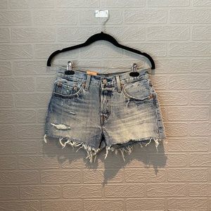 NEW distressed 501 Levi’s denim short